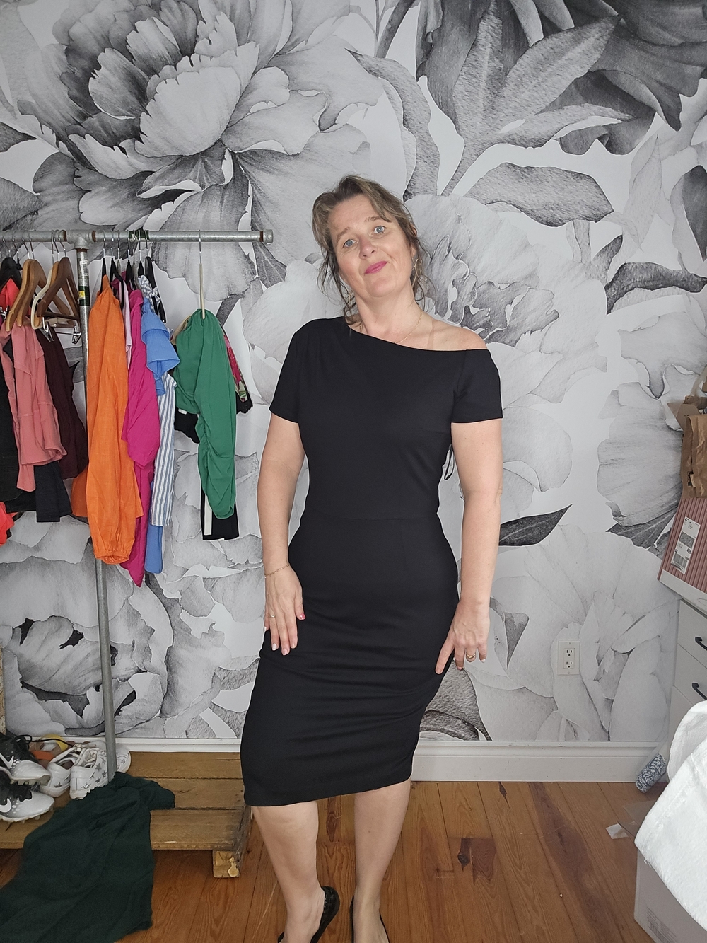Elegant Black One-Shoulder Sheath Dress